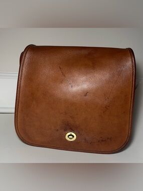 Vintage coach stewardesses bag. British tan. Perfectly imperfect